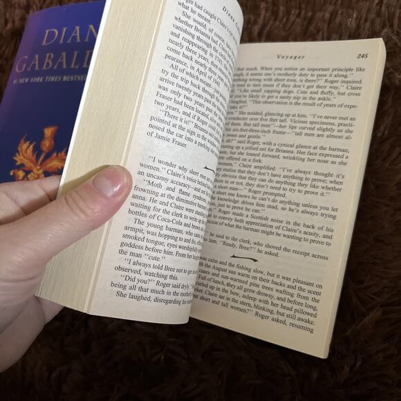 Outlander Book 1 & Outlander Book 3 Paperbacks Outlander and Voyager - Picture 12 of 13